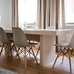 Old Town 2 Rooms/baths * Dusseldorf