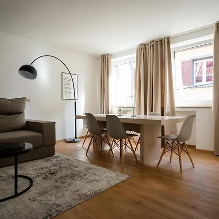 Old Town 2 Rooms/baths Appartement *