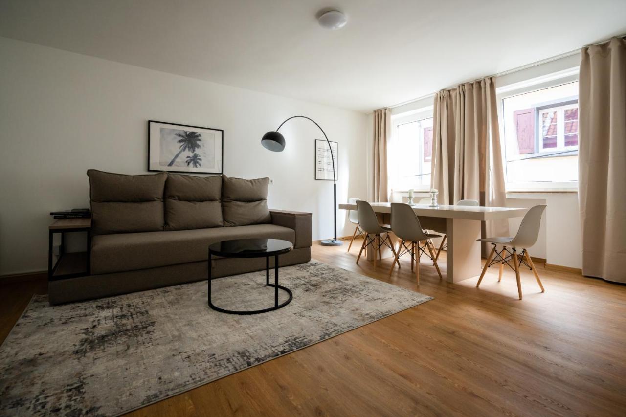 Old Town 2 Rooms/baths Apartment